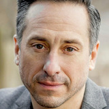 Джейсон Бабински — Dog Walker (uncredited)