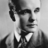 Крейтон Хейл — Father in Silent Movie (uncredited)