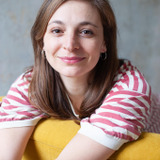 Barbara Weiss — Dorfpolizistin Nadine