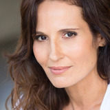 Lisa Roumain — Troupe