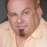 Артуро Джил — Chip Monk Puppeteer