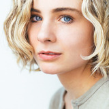 Lizzy DeClement — Julia