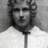 Dorothy Farnum — Peggy White