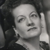 María Gentil Arcos — Petra, Rosaura's maid