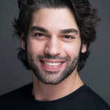 Şükrü Özyıldız — Özgür