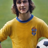 Ralf Edström — himself (uncredited)