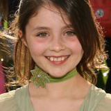 Peigi Barker — Young Merida (voice)