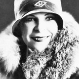 Clara Guiol — Laughing Woman (uncredited)