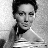 Wandisa Guida — Lucia