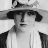 Edna Purviance — The Farmer's Daughter/Her Sister (Archive Footage)