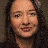 Gloria Ormandlaky — Anyuka (uncredited)