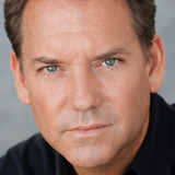 Том Хилльманн — Greaser in Concession Stand