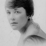 Julia Dean — Addie Peabody (uncredited)