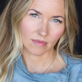 Amy Hathaway — Annie