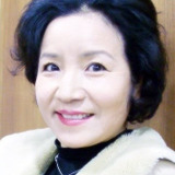 Park Hye-jin — Hana's mother