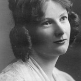 Viola Lyel — Thirza Tapper