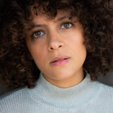 Anne-Valérie Payet — Caroline