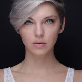 Kimberly Leemans — Amy