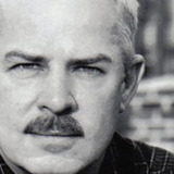 Michael Arthur — NYPD Officer (uncredited)