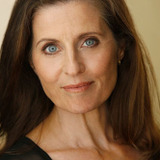 Jennifer Hetrick — Sarah (uncredited)