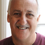 Brian George — Maitre d'