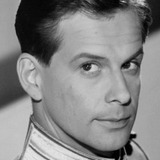 Björn Bjelfvenstam — Viktor