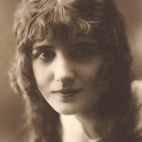 Madame Pâquerette — Sarah Good