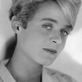 Roma Bahn — Tochter / Bettlerin / Heilsarmee-Mädchen / Dirne