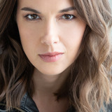 Jennifer de Lucia — Mandy