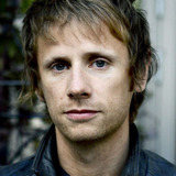 Dominic Howard — Himself