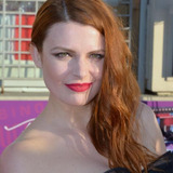 Élodie Frégé — Self