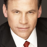 Jeffrey Corazzini — Boston Police Officer (uncredited)