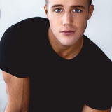 Хантер Клоудус — Lifeguard (uncredited)