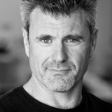 Алек Гиллис — Alien (uncredited)