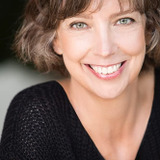 Leslie Baker — Middle Aged Woman (uncredited)