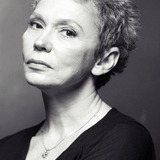 Oana Pellea — Alex' Mother