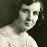 Eileen Crowe — Mrs. Elizabeth Playfair