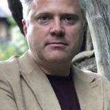 Sean Oliver — Voice of Sean (uncredited)