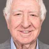 Román Ariznavarreta — Logan (uncredited)