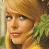 Teresa Gimpera — Crying Mother (uncredited)