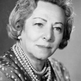 Fanny Schiller — Doncella de Camila (uncredited)