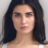 Tuba Büyüküstün — Esma
