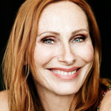 Андреа Завацки — Claudia Jonas