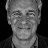 August Zirner — Martha´s Therapist