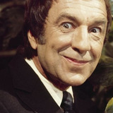 Джей Робинсон — Mr. Hawkins