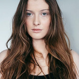 Álfrún Laufeyjardóttir — Ung Jente