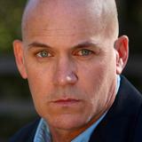 Патрик Константин Бертаньолли мл. — Officer Cazzuto (uncredited)