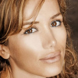 Valentina Castellani — Lady in elevator (uncredited)