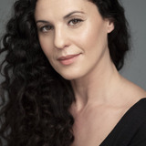 Farah Hamed — Female Arab Neighbour