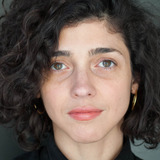 Mercedes Halfon — Recepcionista 2 (voz)